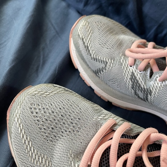 Asics Womens Gel-Nimbus 20 Gray Pink Comfort Athletic Sneaker Shoe Size 11.5 - Picture 2 of 6